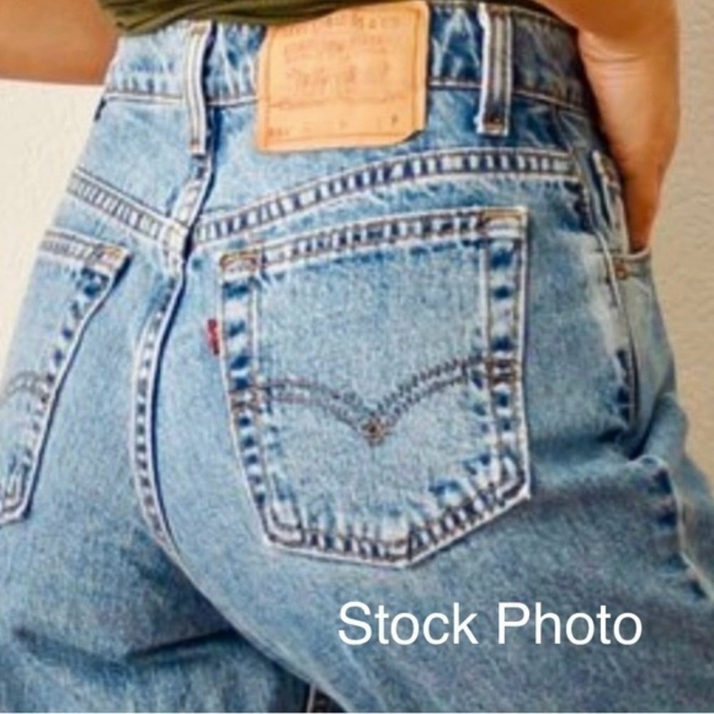 Vintage Levi's 551 Jeans Womens Size 10 12 Light Wash Relaxed USA 90s raw hem